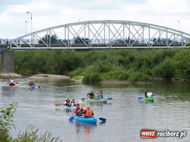 Zdjęcie w galerii na portalu naszraciborz.pl: Spływ kajakowy Ostrava-Zabełków wiadomości z regionu