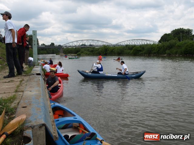 Zdjęcie w galerii na portalu naszraciborz.pl: Spływ kajakowy Ostrava-Zabełków wiadomości z regionu