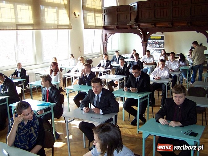 Zdjęcie w galerii na portalu naszraciborz.pl: Pierwszy dzień egzaminów w G5 wiadomości z regionu