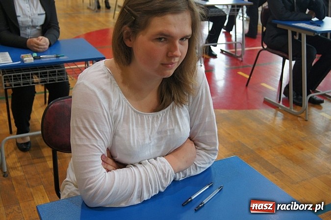 Zdjęcie w galerii na portalu naszraciborz.pl: Egzamin gimnazjalny w Nędzy: I luz, i stres wiadomości z regionu