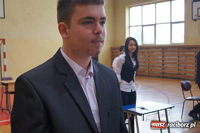 Zdjęcie w galerii na portalu naszraciborz.pl: Egzamin gimnazjalny w Nędzy: I luz, i stres wiadomości z regionu