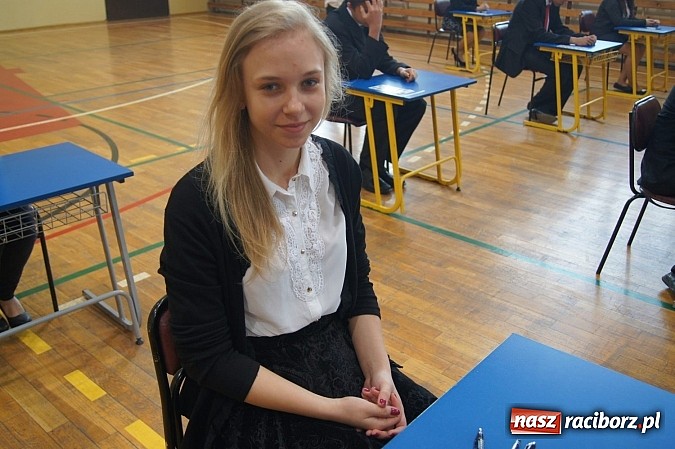 Zdjęcie w galerii na portalu naszraciborz.pl: Egzamin gimnazjalny w Nędzy: I luz, i stres wiadomości z regionu