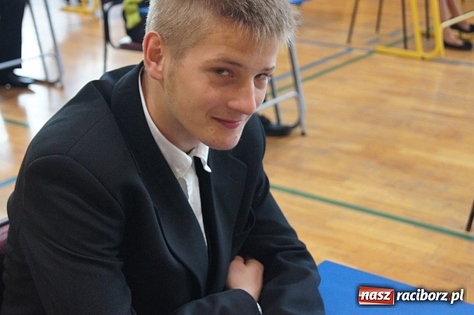 Zdjęcie w galerii na portalu naszraciborz.pl: Egzamin gimnazjalny w Nędzy: I luz, i stres wiadomości z regionu