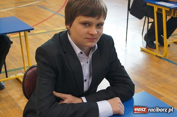 Zdjęcie w galerii na portalu naszraciborz.pl: Egzamin gimnazjalny w Nędzy: I luz, i stres wiadomości z regionu