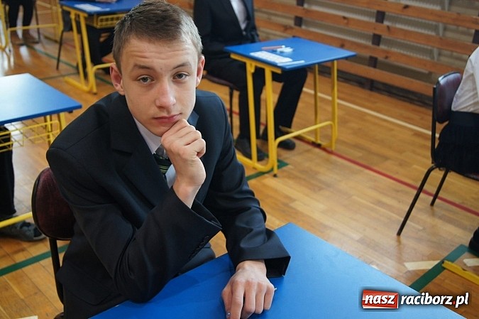 Zdjęcie w galerii na portalu naszraciborz.pl: Egzamin gimnazjalny w Nędzy: I luz, i stres wiadomości z regionu
