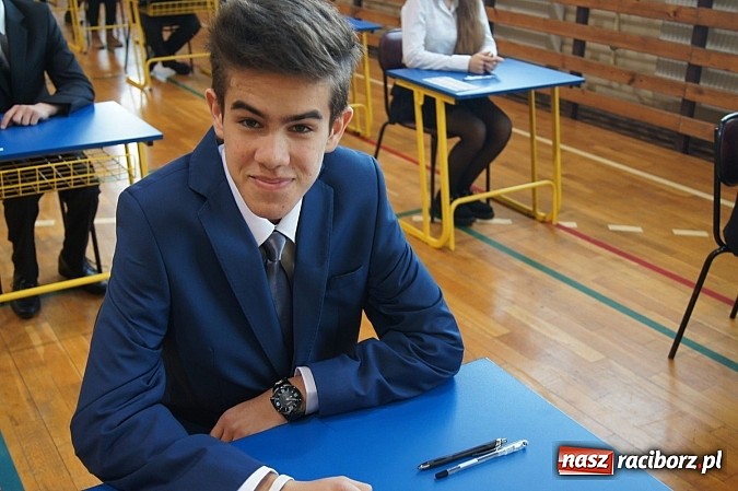 Zdjęcie w galerii na portalu naszraciborz.pl: Egzamin gimnazjalny w Nędzy: I luz, i stres wiadomości z regionu