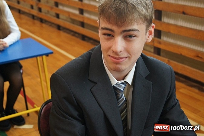 Zdjęcie w galerii na portalu naszraciborz.pl: Egzamin gimnazjalny w Nędzy: I luz, i stres wiadomości z regionu