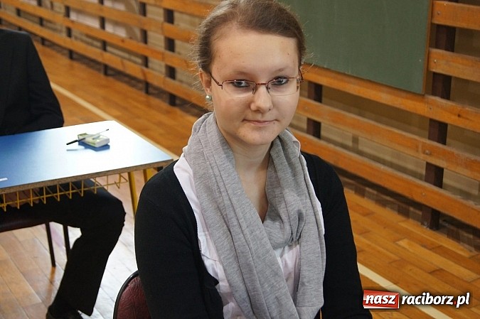Zdjęcie w galerii na portalu naszraciborz.pl: Egzamin gimnazjalny w Nędzy: I luz, i stres wiadomości z regionu