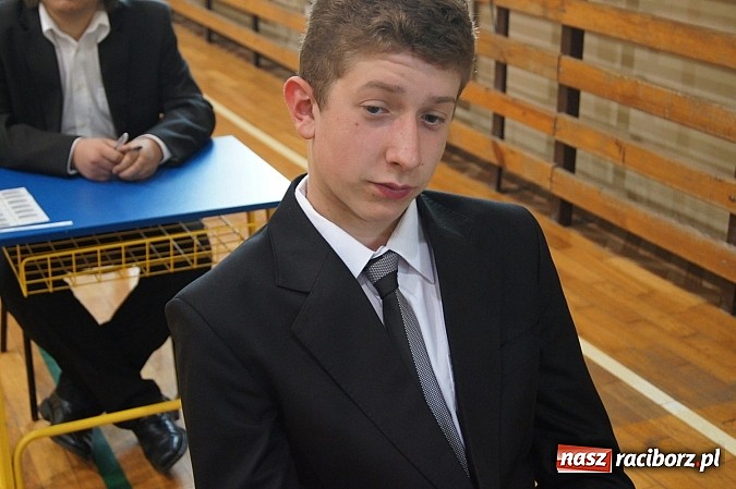 Zdjęcie w galerii na portalu naszraciborz.pl: Egzamin gimnazjalny w Nędzy: I luz, i stres wiadomości z regionu