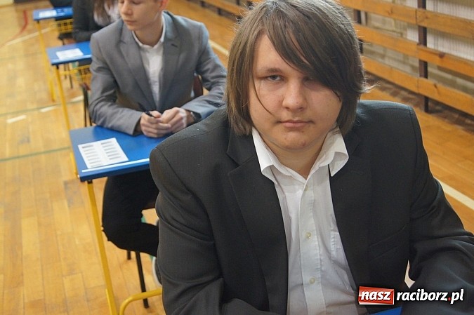 Zdjęcie w galerii na portalu naszraciborz.pl: Egzamin gimnazjalny w Nędzy: I luz, i stres wiadomości z regionu