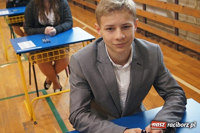 Zdjęcie w galerii na portalu naszraciborz.pl: Egzamin gimnazjalny w Nędzy: I luz, i stres wiadomości z regionu