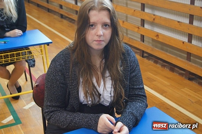 Zdjęcie w galerii na portalu naszraciborz.pl: Egzamin gimnazjalny w Nędzy: I luz, i stres wiadomości z regionu