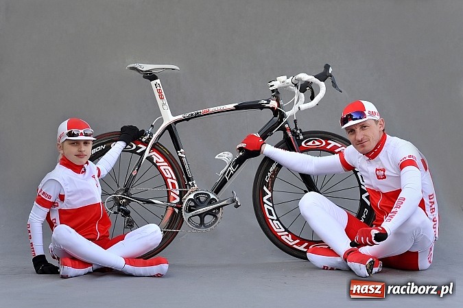 Zdjęcie w galerii na portalu naszraciborz.pl: Darbud Team na rowerach z Kietrza do Watykanu wiadomości z regionu