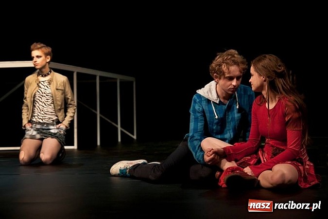 Zdjęcie w galerii na portalu naszraciborz.pl: Raciborzanka, Magdalena Tabor, na deskach Teatru im. Aleksandra Fredry w Gnieźnie wiadomości z regionu