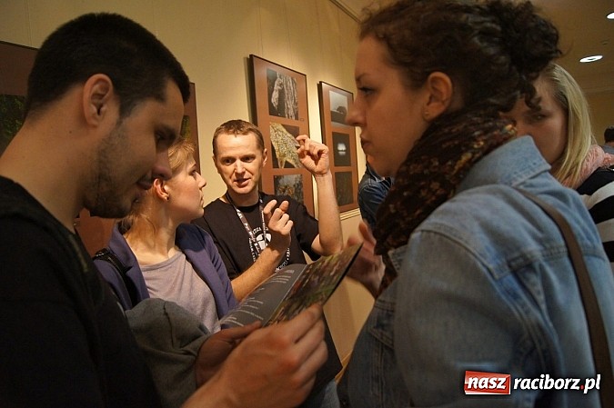 Zdjęcie w galerii na portalu naszraciborz.pl: Uwiecznione światło, barwa i kreska w galerii RCK wiadomości z regionu