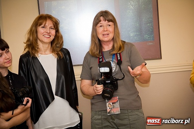 Zdjęcie w galerii na portalu naszraciborz.pl: Uwiecznione światło, barwa i kreska w galerii RCK wiadomości z regionu