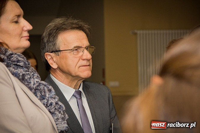 Zdjęcie w galerii na portalu naszraciborz.pl: Uwiecznione światło, barwa i kreska w galerii RCK wiadomości z regionu