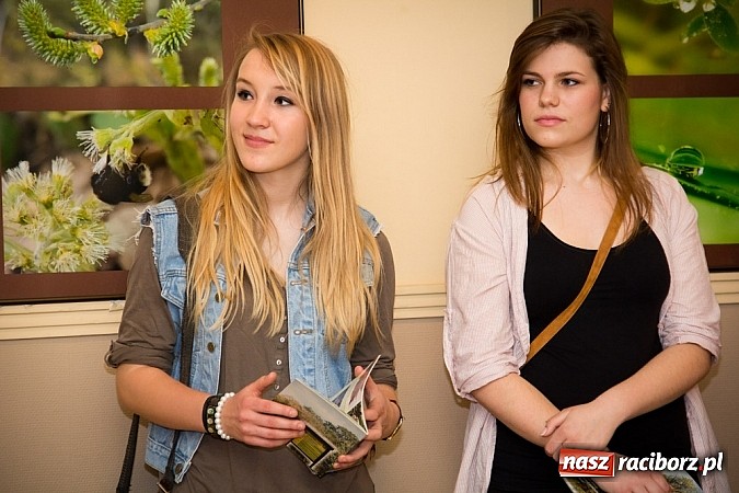 Zdjęcie w galerii na portalu naszraciborz.pl: Uwiecznione światło, barwa i kreska w galerii RCK wiadomości z regionu