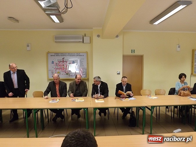 Zdjęcie w galerii na portalu naszraciborz.pl: Niekończąca się liczba miejsc pracy w Rafako wiadomości z regionu