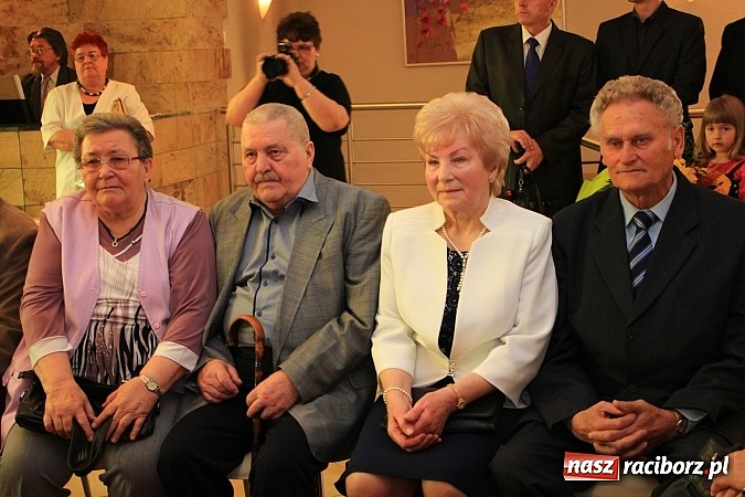 Zdjęcie w galerii na portalu naszraciborz.pl: Magiczny jubileusz, czyli Złote Gody w USC wiadomości z regionu