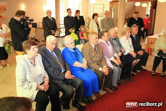 Zdjęcie w galerii na portalu naszraciborz.pl: Magiczny jubileusz, czyli Złote Gody w USC wiadomości z regionu