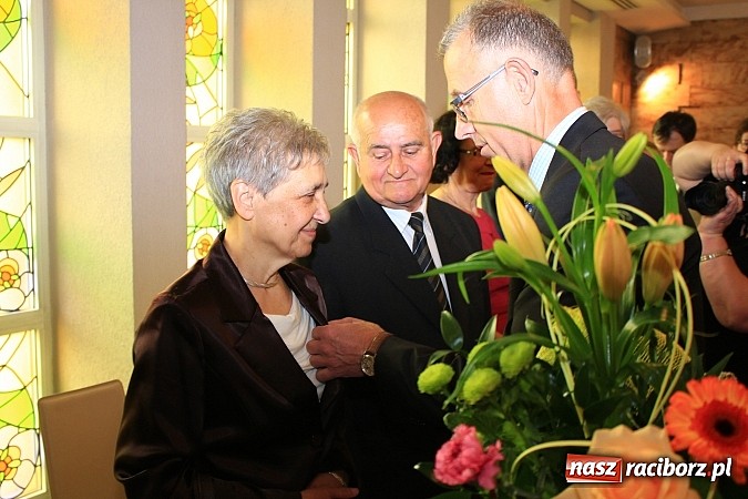 Zdjęcie w galerii na portalu naszraciborz.pl: Magiczny jubileusz, czyli Złote Gody w USC wiadomości z regionu