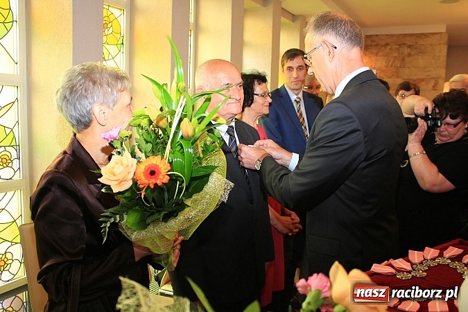 Zdjęcie w galerii na portalu naszraciborz.pl: Magiczny jubileusz, czyli Złote Gody w USC wiadomości z regionu