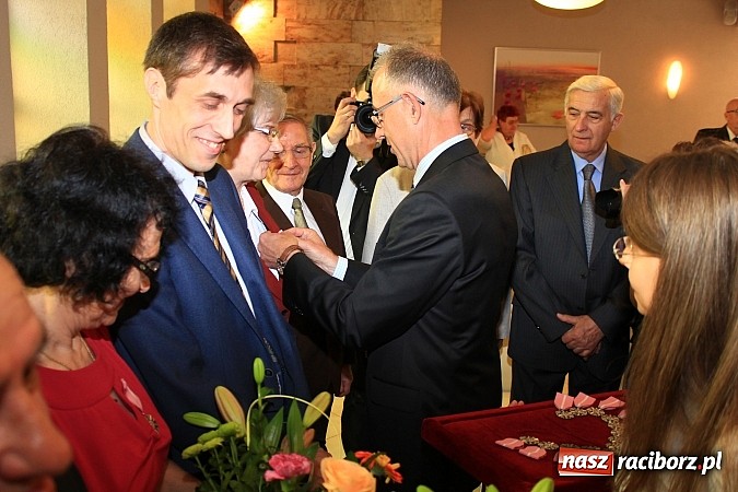 Zdjęcie w galerii na portalu naszraciborz.pl: Magiczny jubileusz, czyli Złote Gody w USC wiadomości z regionu