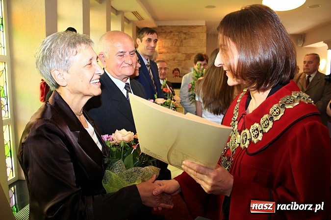 Zdjęcie w galerii na portalu naszraciborz.pl: Magiczny jubileusz, czyli Złote Gody w USC wiadomości z regionu