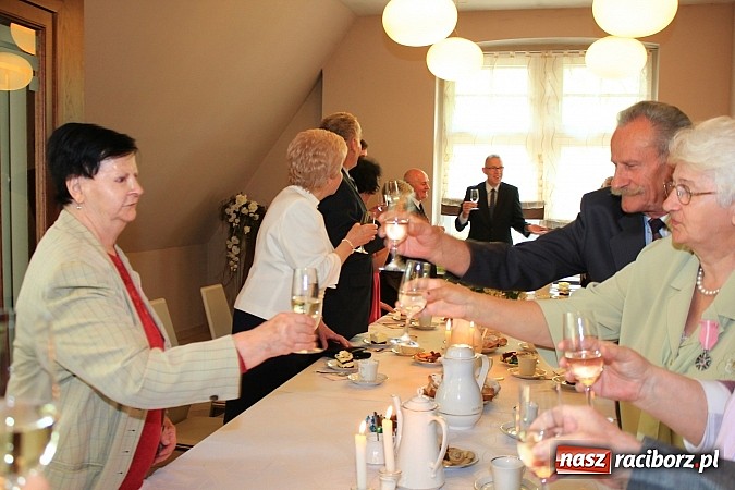 Zdjęcie w galerii na portalu naszraciborz.pl: Magiczny jubileusz, czyli Złote Gody w USC wiadomości z regionu