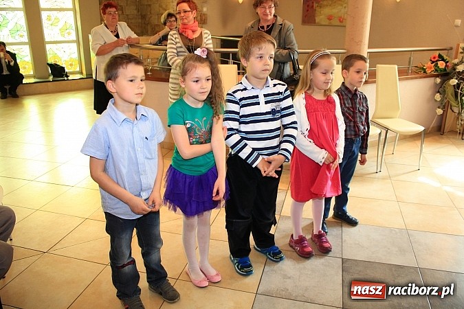 Zdjęcie w galerii na portalu naszraciborz.pl: Magiczny jubileusz, czyli Złote Gody w USC wiadomości z regionu