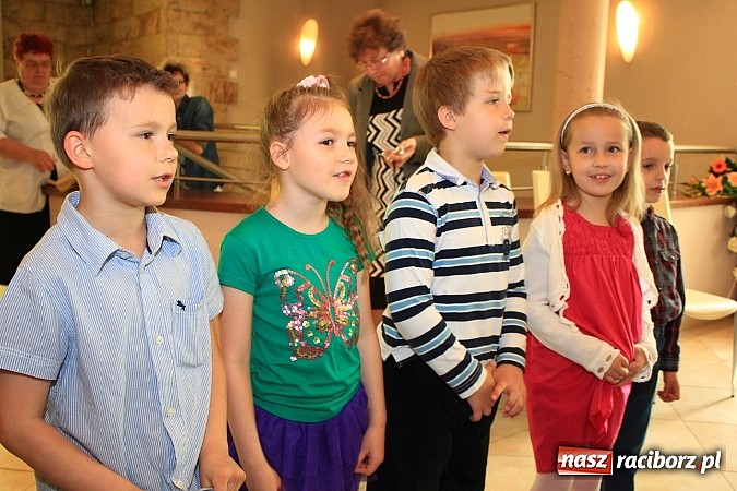 Zdjęcie w galerii na portalu naszraciborz.pl: Magiczny jubileusz, czyli Złote Gody w USC wiadomości z regionu