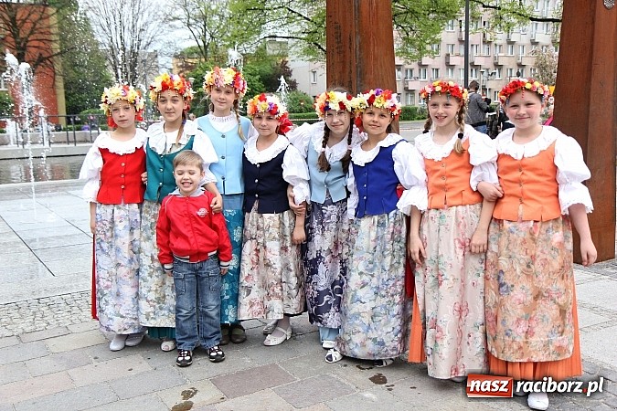 Zdjęcie w galerii na portalu naszraciborz.pl: Nowe fontanny otwarte z wielkim hukiem! wiadomości z regionu