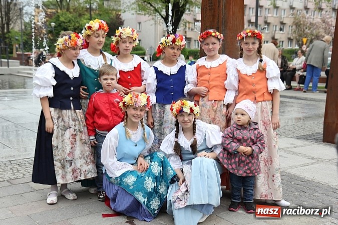 Zdjęcie w galerii na portalu naszraciborz.pl: Nowe fontanny otwarte z wielkim hukiem! wiadomości z regionu