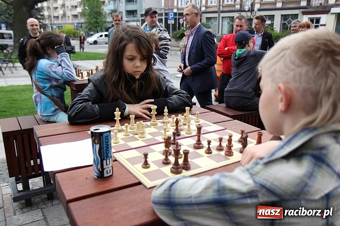 Zdjęcie w galerii na portalu naszraciborz.pl: Nowe fontanny otwarte z wielkim hukiem! wiadomości z regionu