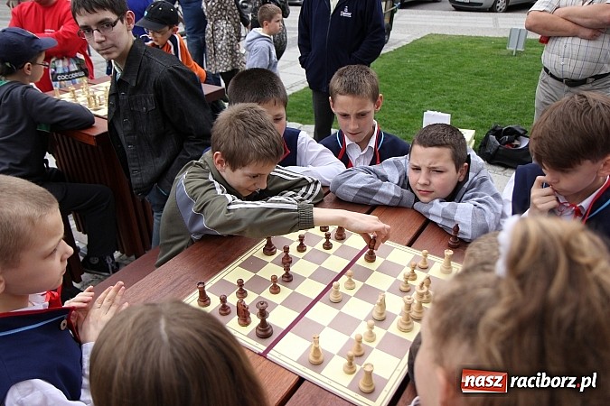Zdjęcie w galerii na portalu naszraciborz.pl: Nowe fontanny otwarte z wielkim hukiem! wiadomości z regionu