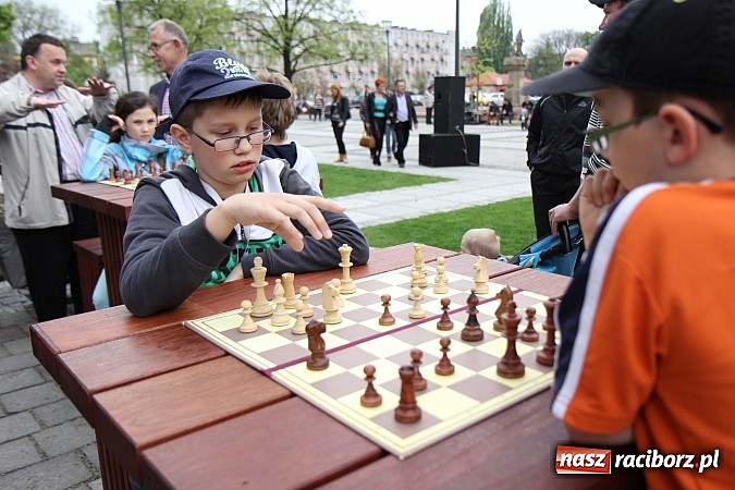 Zdjęcie w galerii na portalu naszraciborz.pl: Nowe fontanny otwarte z wielkim hukiem! wiadomości z regionu