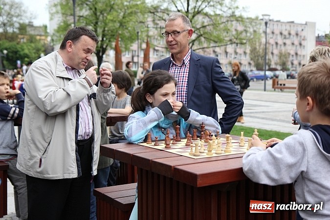 Zdjęcie w galerii na portalu naszraciborz.pl: Nowe fontanny otwarte z wielkim hukiem! wiadomości z regionu