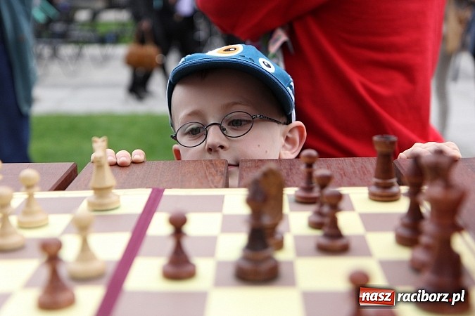 Zdjęcie w galerii na portalu naszraciborz.pl: Nowe fontanny otwarte z wielkim hukiem! wiadomości z regionu