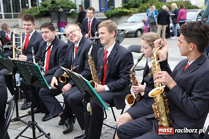 Zdjęcie w galerii na portalu naszraciborz.pl: Nowe fontanny otwarte z wielkim hukiem! wiadomości z regionu