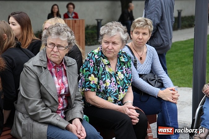 Zdjęcie w galerii na portalu naszraciborz.pl: Nowe fontanny otwarte z wielkim hukiem! wiadomości z regionu
