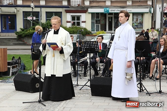 Zdjęcie w galerii na portalu naszraciborz.pl: Nowe fontanny otwarte z wielkim hukiem! wiadomości z regionu