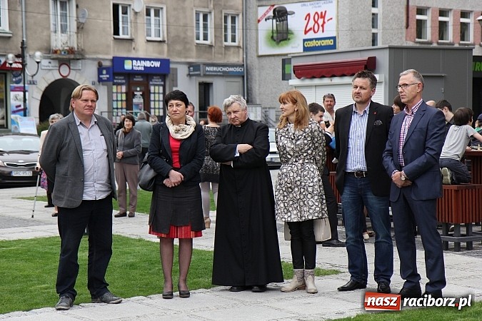 Zdjęcie w galerii na portalu naszraciborz.pl: Nowe fontanny otwarte z wielkim hukiem! wiadomości z regionu