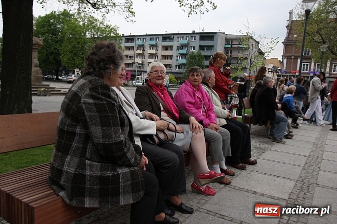 Zdjęcie w galerii na portalu naszraciborz.pl: Nowe fontanny otwarte z wielkim hukiem! wiadomości z regionu