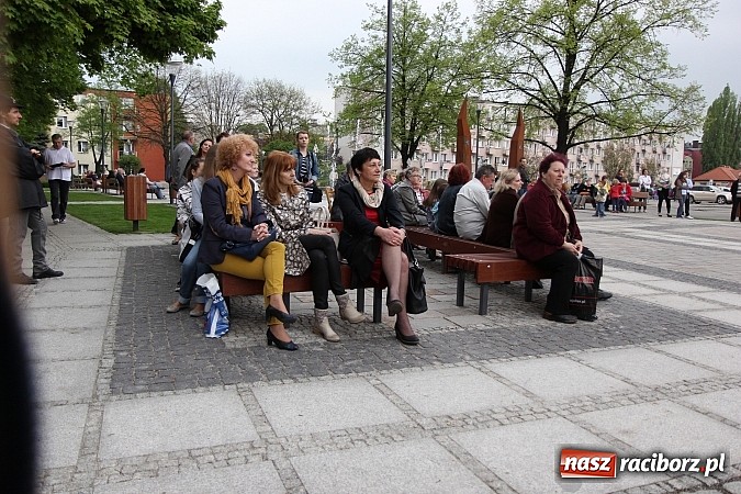 Zdjęcie w galerii na portalu naszraciborz.pl: Nowe fontanny otwarte z wielkim hukiem! wiadomości z regionu