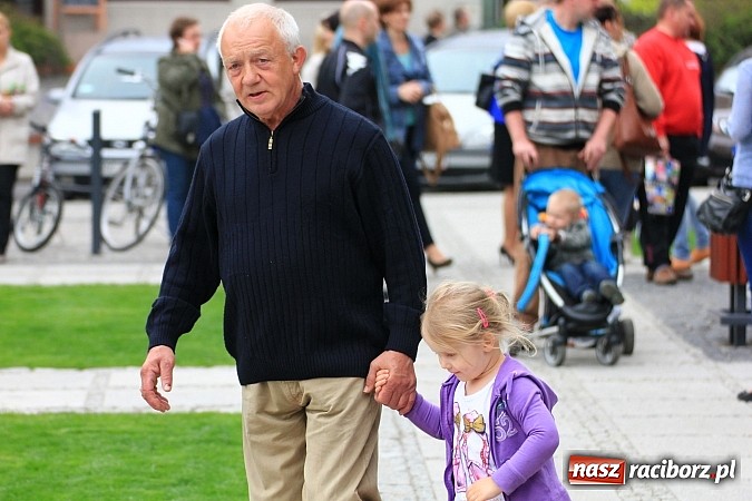 Zdjęcie w galerii na portalu naszraciborz.pl: Nowe fontanny otwarte z wielkim hukiem! wiadomości z regionu