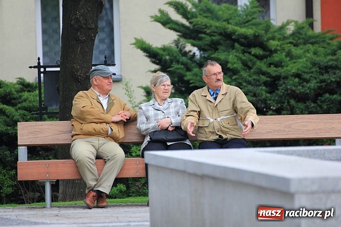 Zdjęcie w galerii na portalu naszraciborz.pl: Nowe fontanny otwarte z wielkim hukiem! wiadomości z regionu