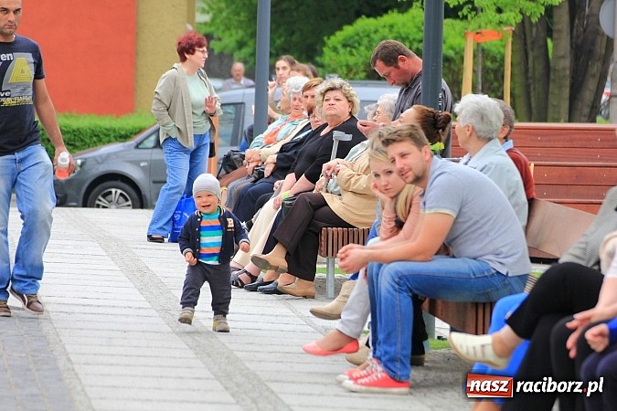 Zdjęcie w galerii na portalu naszraciborz.pl: Nowe fontanny otwarte z wielkim hukiem! wiadomości z regionu