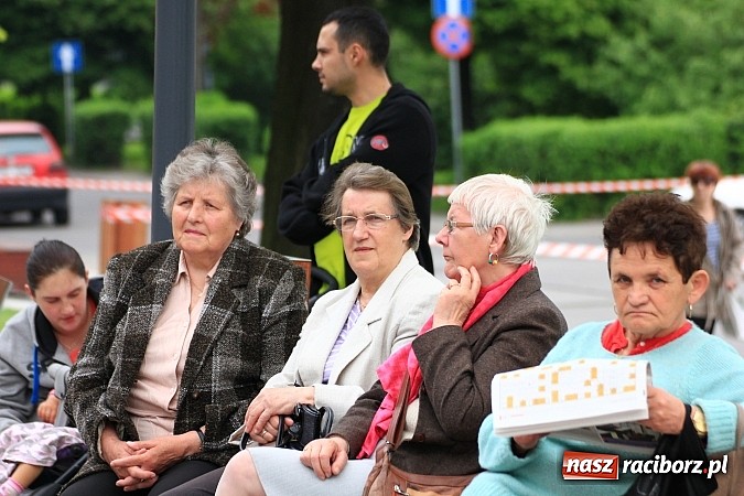 Zdjęcie w galerii na portalu naszraciborz.pl: Nowe fontanny otwarte z wielkim hukiem! wiadomości z regionu