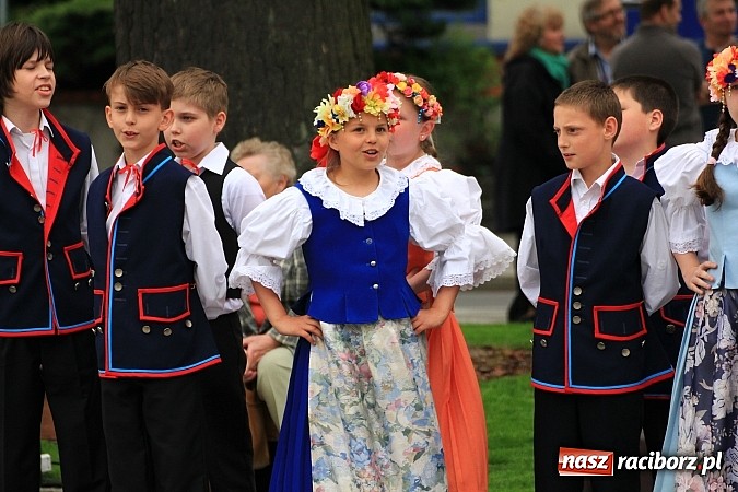 Zdjęcie w galerii na portalu naszraciborz.pl: Nowe fontanny otwarte z wielkim hukiem! wiadomości z regionu